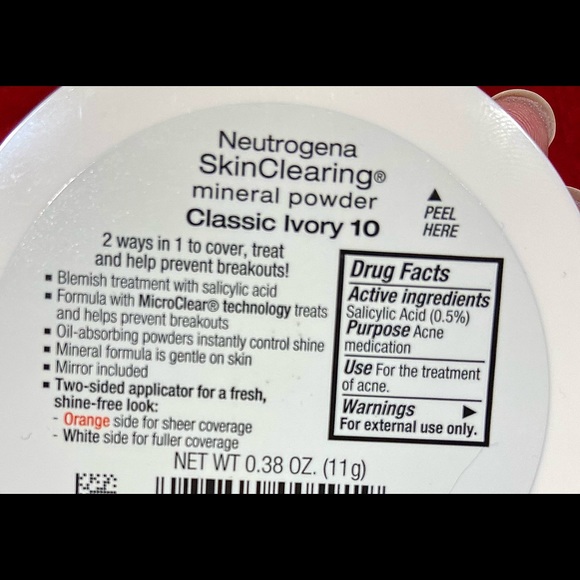 Neutrogena- Sealed- skin clearing mineral powder. - Picture 3 of 7